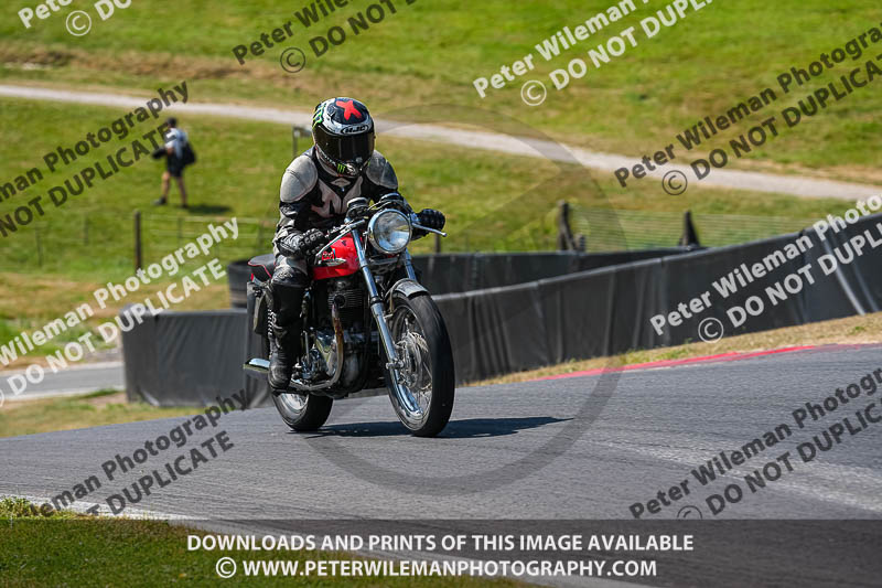 cadwell park;cadwell park photographs;cadwell trackday photographs;enduro digital images;event digital images;eventdigitalimages;peter wileman photography;racing digital images;trackday digital images;trackday photos